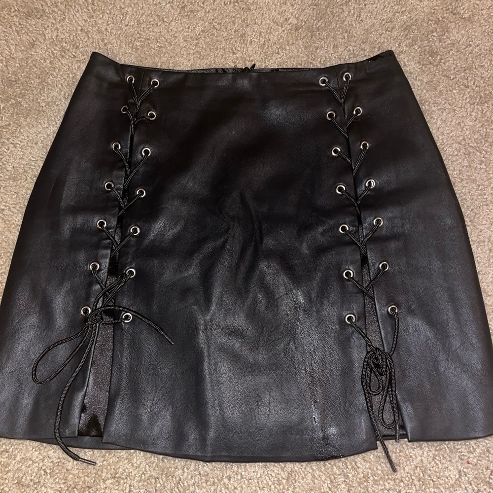 Forever 21 black mini skirt! Size small